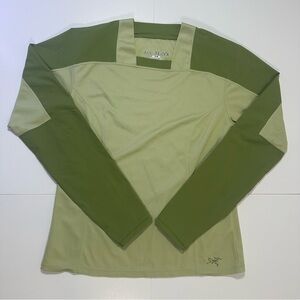 Arc’teryx Women’s Medium Green Long Sleeve Technical Performance Athletic Top